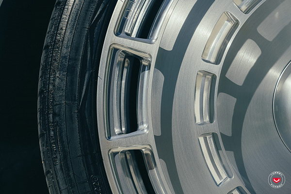 Фото дисков Vossen LC3-11 Глянцевый лак на Rolls-Royce Cullinan