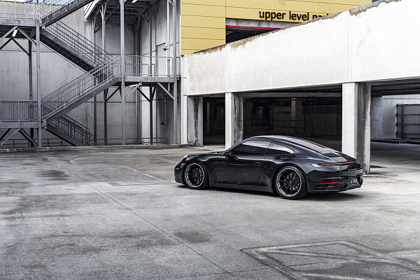 Фото дисков Strasse Wheels SV5 Deep Concave FS Черный сатин на Porsche 911 VIII