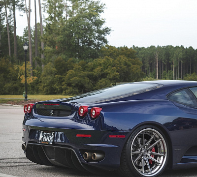 Фото дисков Strasse Wheels SV1 Deep Concave FS на Ferrari F430