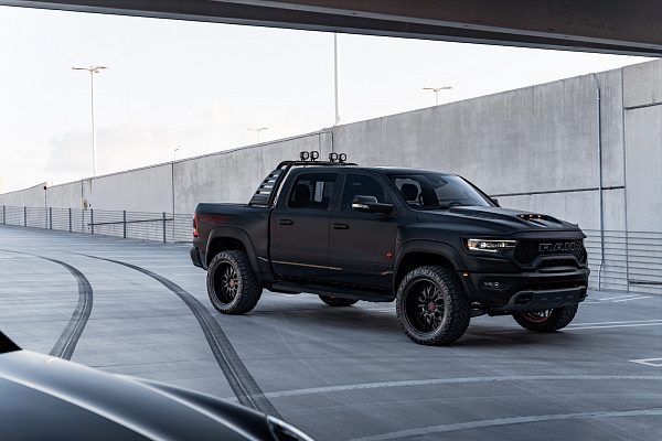 Фото дисков Strasse Wheels SV12M Signature Черный матовый на Ram 1500 V