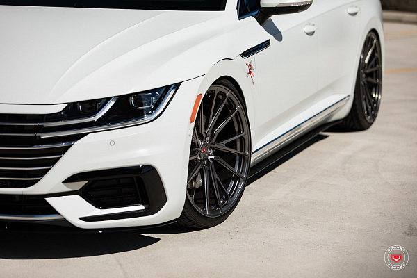 Фото дисков Vossen M-X4T Глянцевый темный лак на Volkswagen Arteon