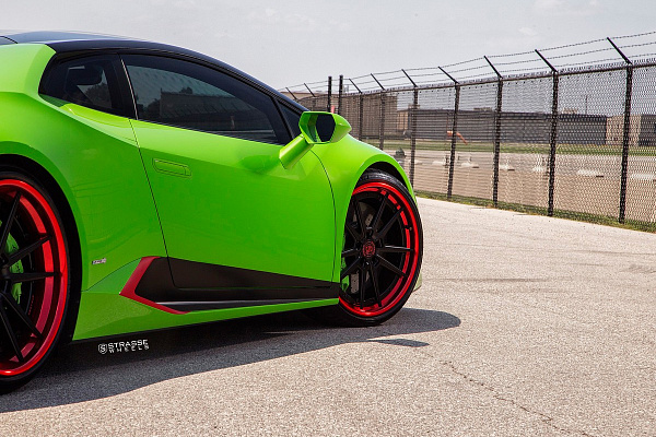 Фото дисков Strasse Wheels SV1 Deep Concave FS Другой цвет на Lamborghini Huracan