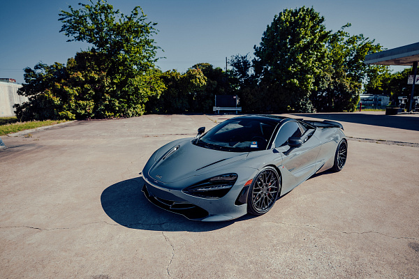 Фото дисков Strasse Wheels SV10M Deep Concave FS Черный сатин на McLaren 720S