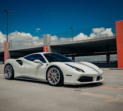 Фото дисков Strasse Wheels SV10 Deep Concave Duoblock на Ferrari 488