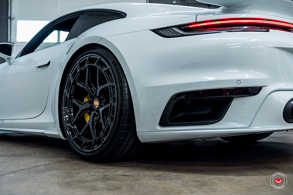 Фото дисков Vossen LC3-01T Черный глянец на Porsche 911 VIII