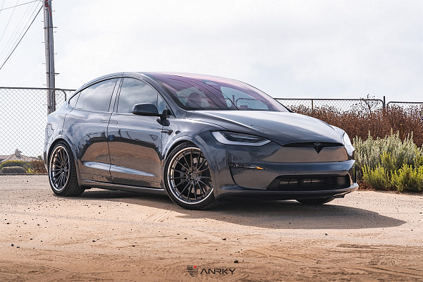 Фото дисков Anrky AN39 Глянцевый графит на Tesla Model X