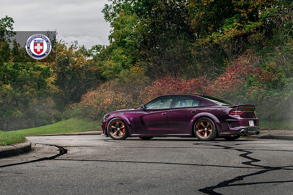 Фото дисков HRE 105 Глянцевая темная медь на Dodge Charger VII