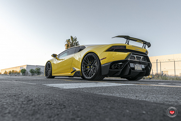 Фото дисков Vossen EVO-6T Черный глянец на Lamborghini Huracan