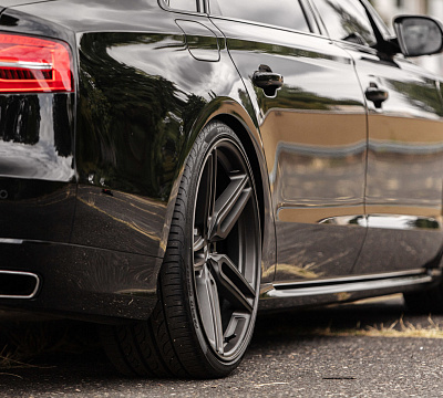 Фото дисков Vossen HF-1 на Audi A/S 8 (D4)