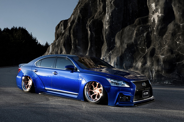 Фото дисков Savini SV69 Глянцевое золото на Lexus LS IV