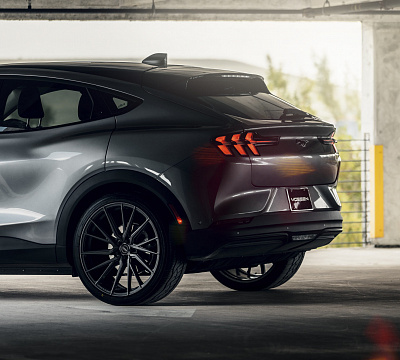 Фото дисков Vossen HF-4T на Ford Mustang Mach-E