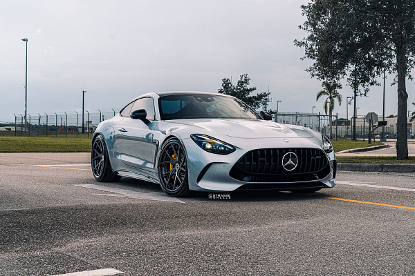 Фото дисков Strasse Wheels SM5RT Deep Concave FS Черный глянец на Mercedes-Benz AMG GT II