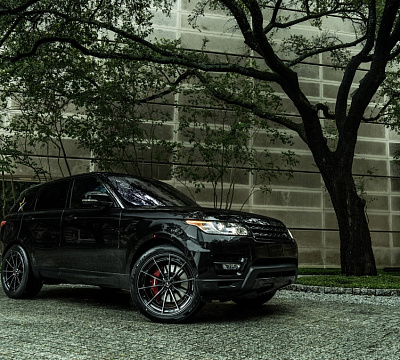 Фото дисков Savini SV-F1 на Range Rover Sport II