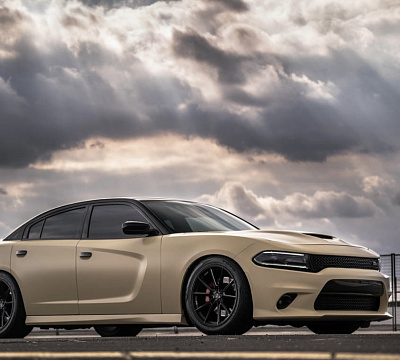 Фото дисков Savini SV-F4 на Dodge Charger VII