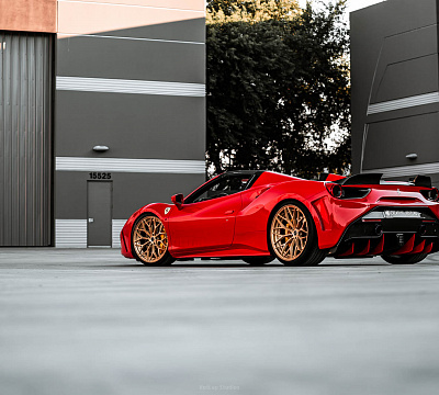 Фото дисков Brixton Forged CM6-R на Ferrari 488