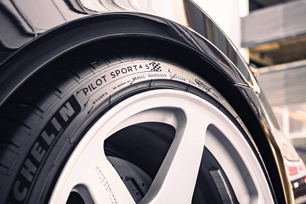Фото дисков Brixton Forged RS01 Серебро на Porsche 911 VII