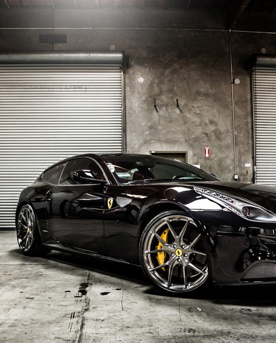 Фото дисков P101 Глянцевый тонированный лак на Ferrari FF