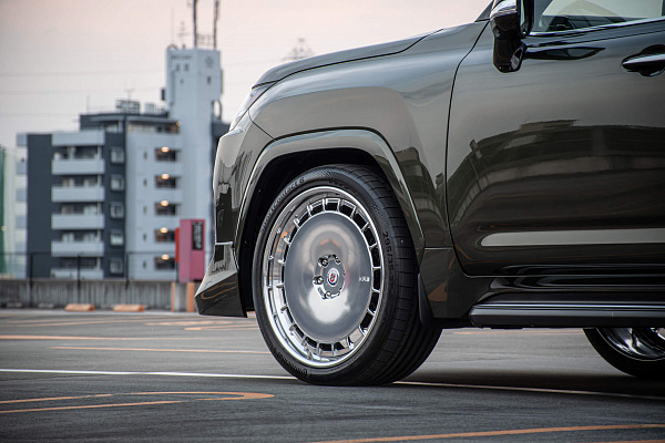 Фото дисков HRE 935 Полированный лак на Lexus LX IV
