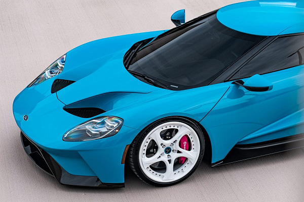 Фото дисков Anrky XR-305 Белый глянец на Ford GT II