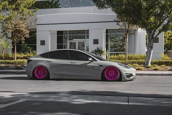 Фото дисков Rotiform NEK Другой цвет на Tesla Model 3
