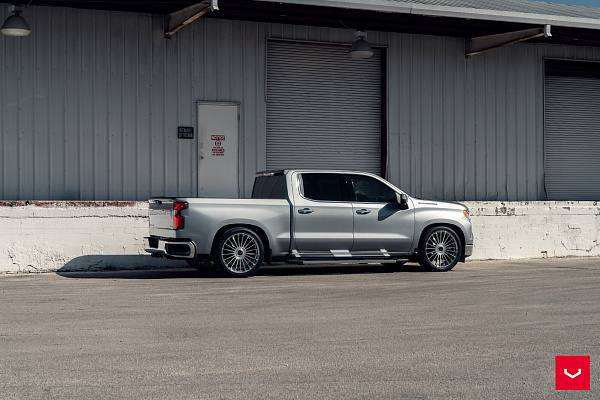 Фото дисков Vossen HF-8 Глянцевый лак на Chevrolet Silverado IV