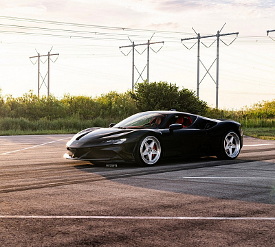 Фото дисков Strasse Wheels F5 Track на Ferrari SF90
