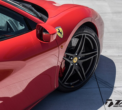 Фото дисков HRE P107 на Ferrari 488