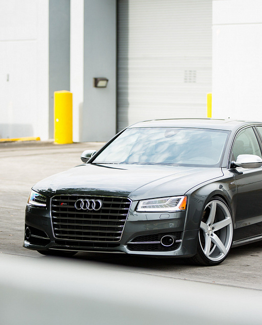Фото дисков CV3 Серебро на Audi A/S 8 (D4)