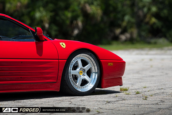 Фото дисков BC Forged LE05 // MLE05 Глянцевый лак на Ferrari 348