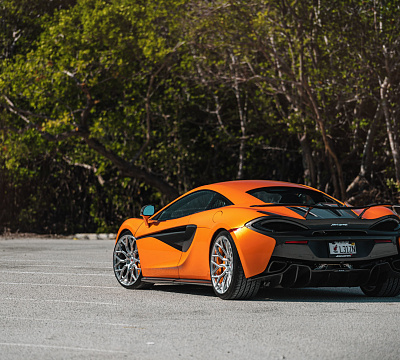 Фото дисков Vossen S17-01 на McLaren 570S