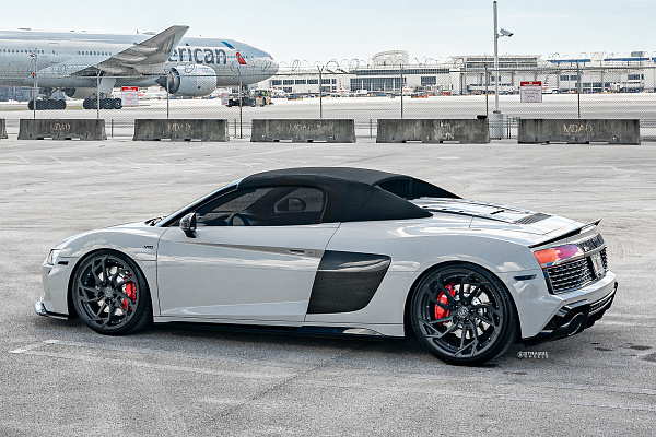 Фото дисков Strasse Wheels SB1 Deep Concave Duoblock Черный сатин на Audi R8 (4S)