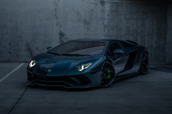 Фото дисков Brixton Forged TR05 Черный глянец на Lamborghini Aventador