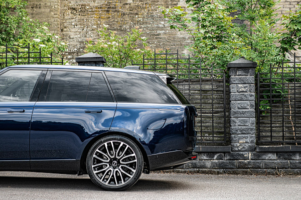 Фото дисков Kahn Pace Car  на Range Rover V