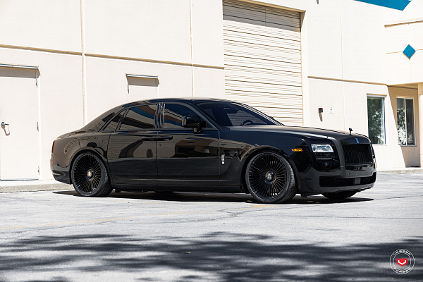 Фото дисков Vossen S17-16 Черный глянец на Rolls-Royce Ghost II