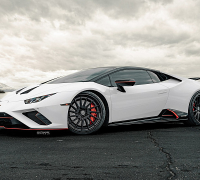 Фото дисков Strasse Wheels SV15T Deep Concave FS на Lamborghini Huracan