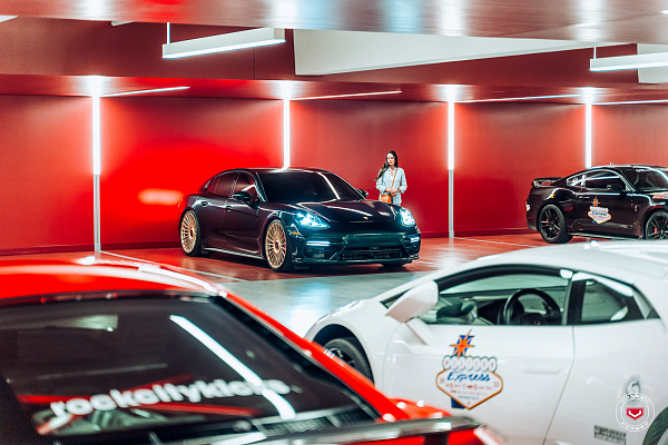 Фото дисков Vossen S17-13 Сатиновая шампань на Porsche Panamera II