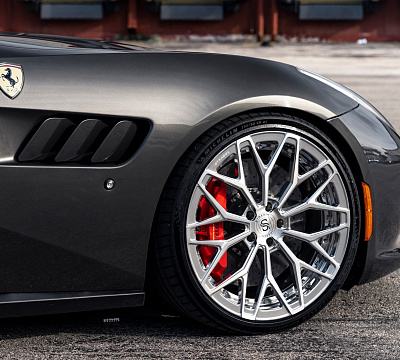 Фото дисков Strasse Wheels SV20M Deep Concave Duoblock на Ferrari GTC4Lusso