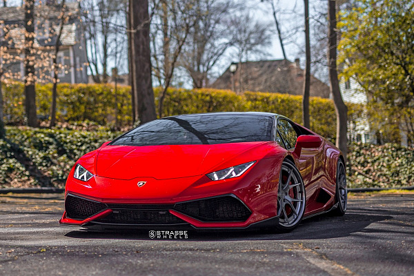 Фото дисков Strasse Wheels SM5R Deep Concave FS Сатиновый темный лак на Lamborghini Huracan
