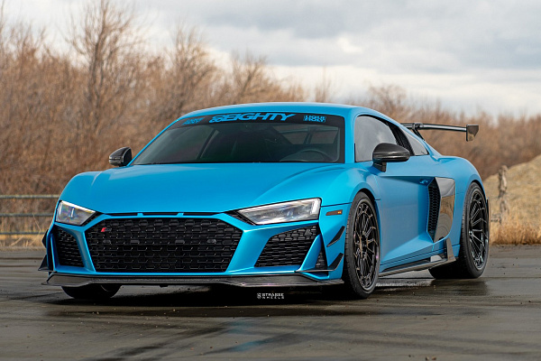 Фото дисков Strasse Wheels SV15FF Deep Concave FS Черный глянец на Audi R8 (4S)