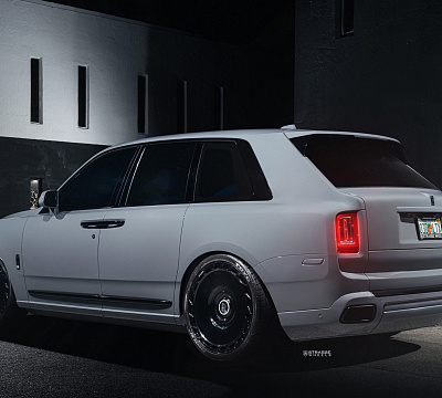 Фото дисков Strasse Wheels SV101 Deep Concave Duoblock RR на Rolls-Royce Cullinan