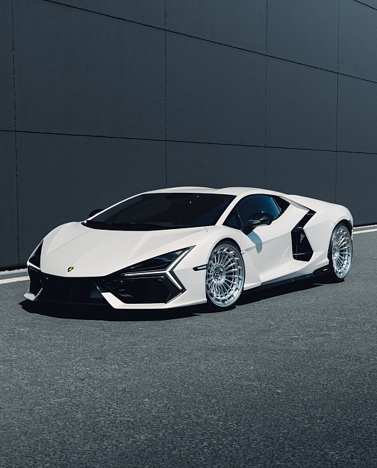 Фото дисков TR11 AERO1 Полированный лак на Lamborghini Revuelto