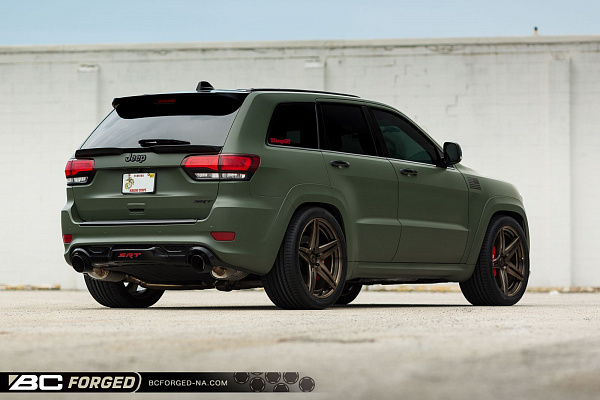 Фото дисков BC Forged HC052 Глянцевая бронза на Jeep Grand Cherokee IV