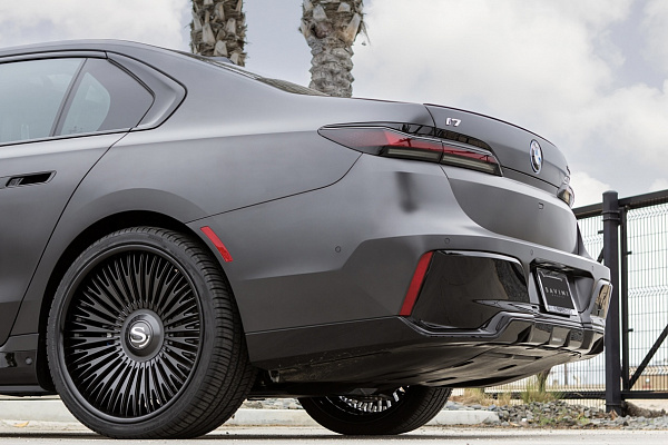 Фото дисков Savini SL10 Черный матовый на BMW 7 (G70)