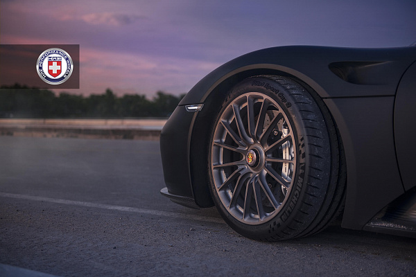 Фото дисков HRE P103 Сатиновый темный лак на Porsche 918 Spyder