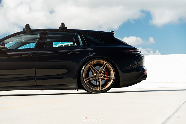 Фото дисков Anrky AN27 Сатиновая бронза на Porsche Panamera III