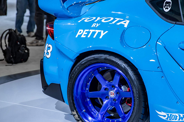 Фото дисков HRE C106 Синий глянец на Toyota Supra A90
