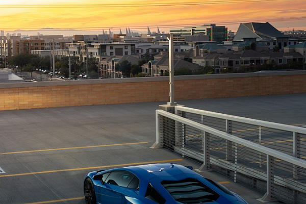 Фото дисков Brixton Forged VL4 Сатиновый темный лак на Lamborghini Aventador