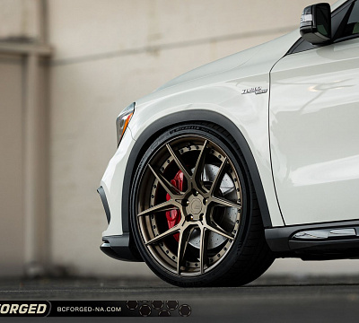 Фото дисков BC Forged HCA381 на Mercedes-Benz GLA (X156)