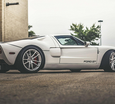Фото дисков HRE P104 на Ford GT I