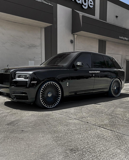 Фото дисков Tulum Алмазная проточка на Rolls-Royce Cullinan